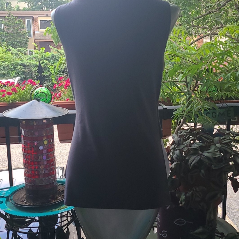 Top - Picture 4 of 8